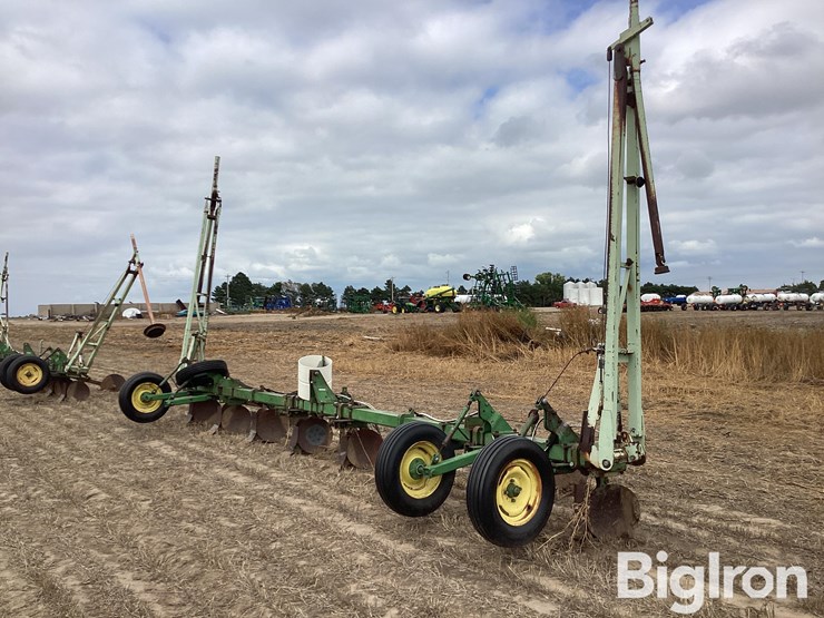 john-deere-25-image-1