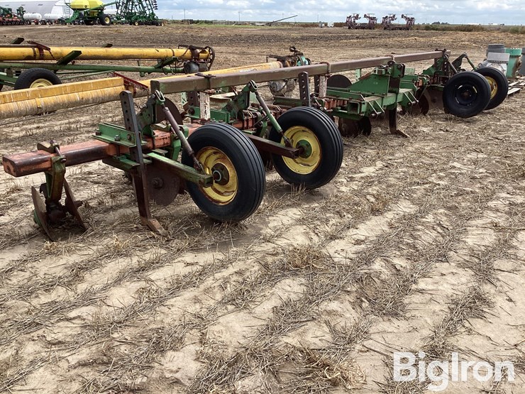 john-deere-28-image-3