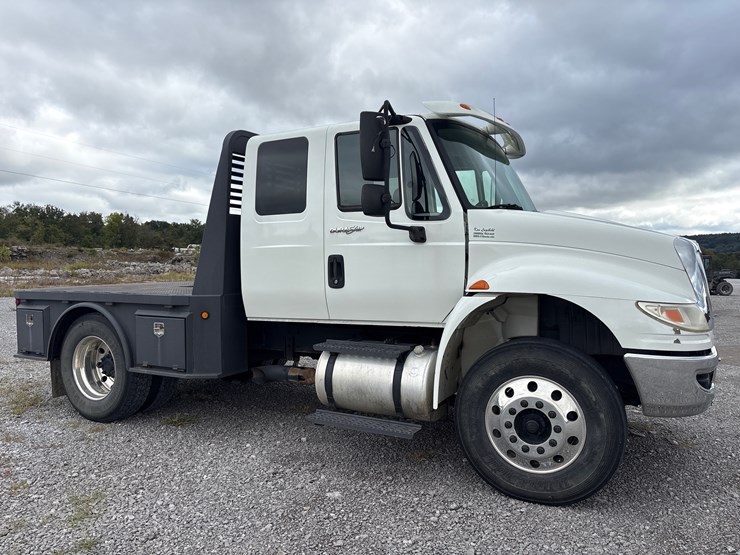 2009-international-durastar-4300-image-3