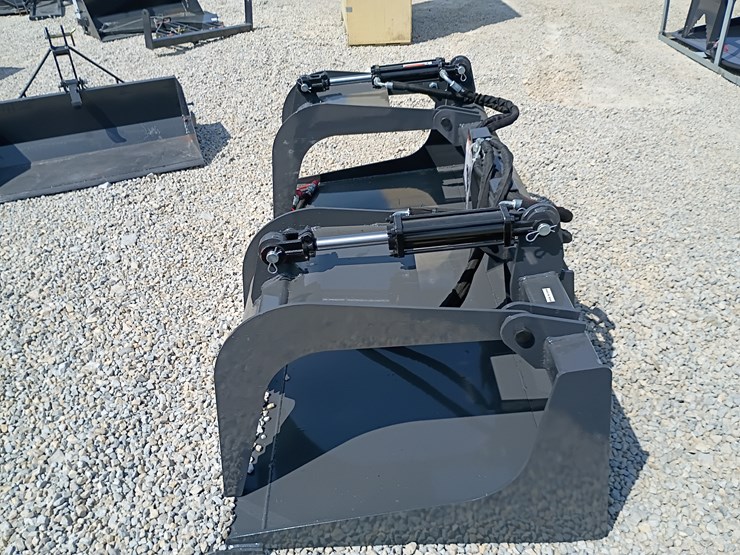 #l39-024-•-wolverine-grapple-bucket-skid-steer-attachment-image-3