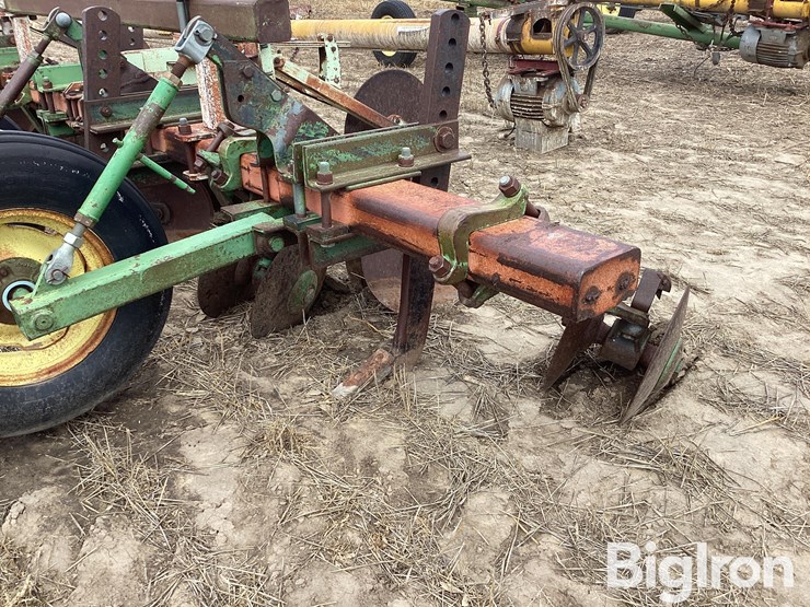 john-deere-28-image-12