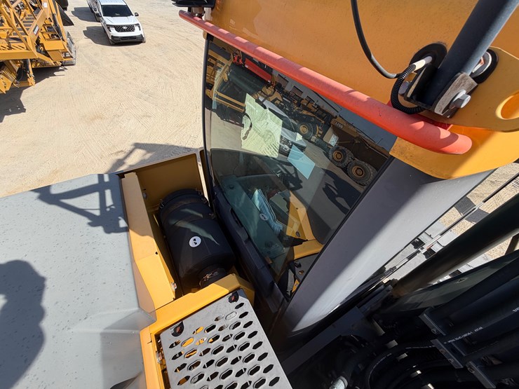 volvo-ew160e-image-27