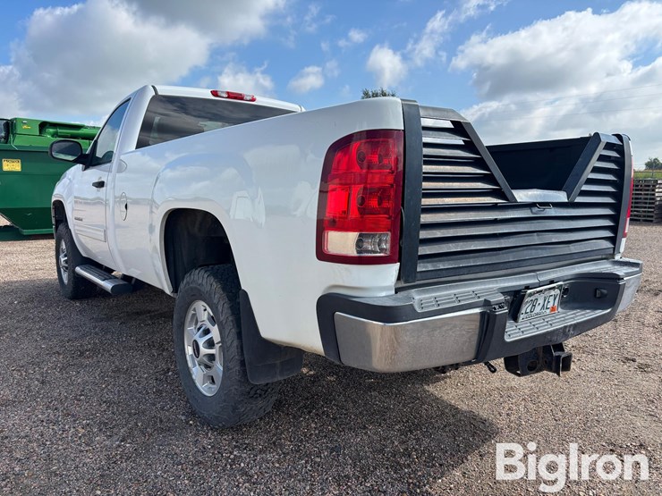 2011-gmc-sierra-2500-image-7