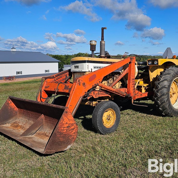 1967 MINNEAPOLIS MOLINE M670