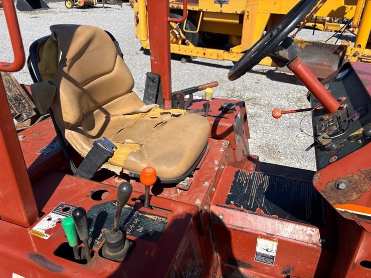 2002-ditch-witch-3700-image-7