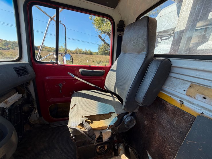 ford-l9000-image-45