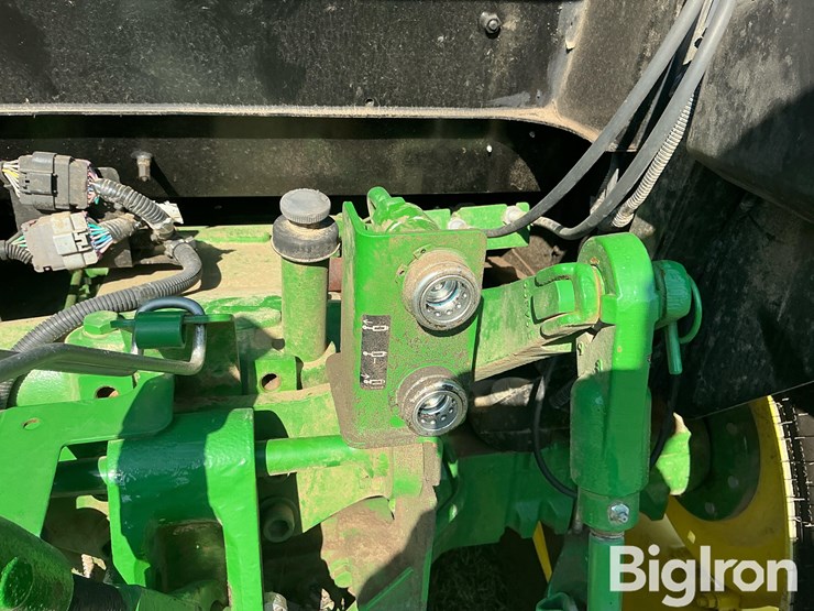 2022-john-deere-5075e-image-17