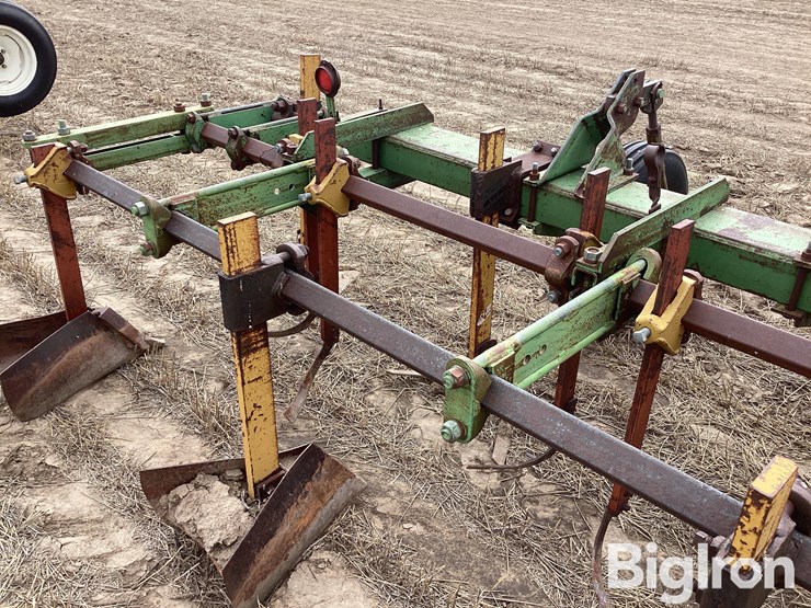 john-deere-28-image-15