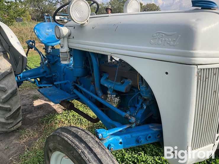 1951-ford-8n-image-15