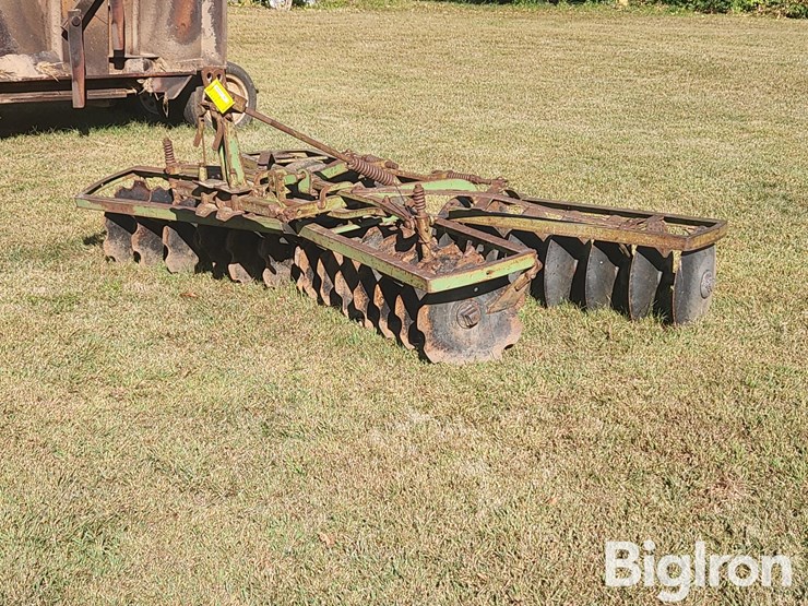 john-deere-8-image-1