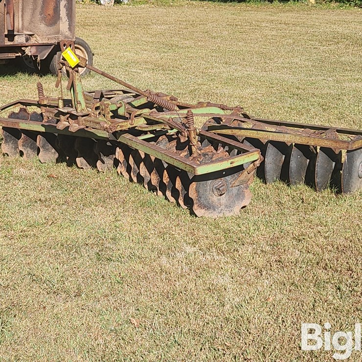 JOHN DEERE 8