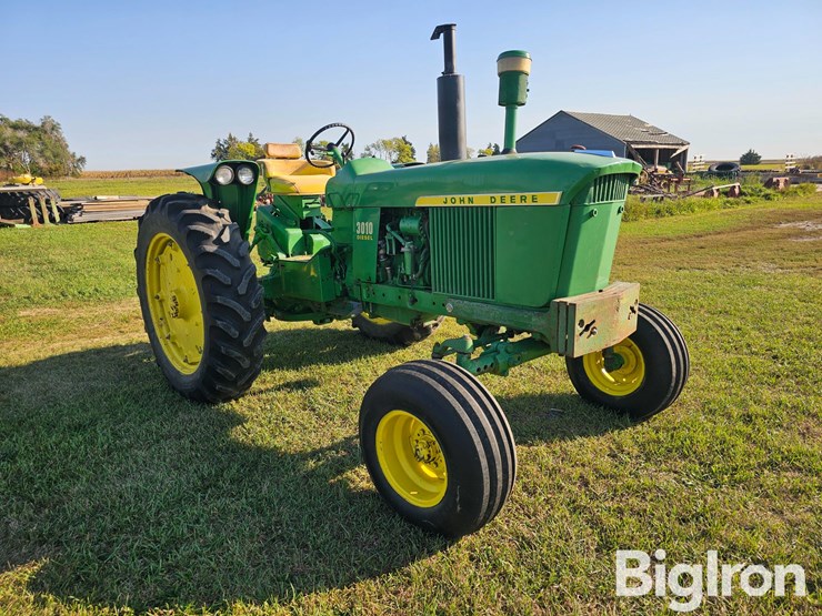 1961-john-deere-3010-image-3