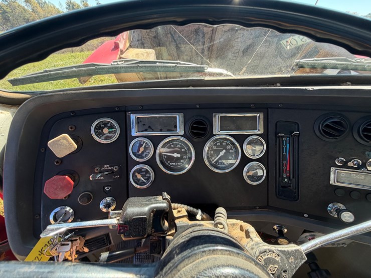 ford-l9000-image-49