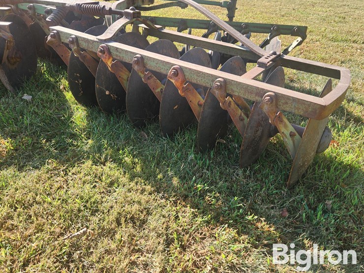 john-deere-8-image-17