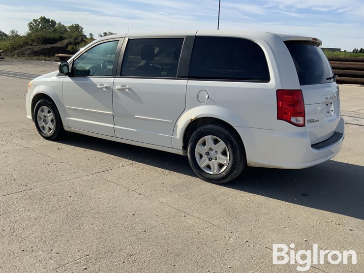 2011-dodge-caravan-image-7