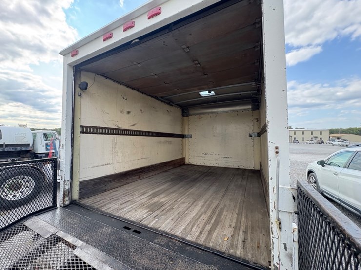 #29361-•-2009-hino-single-axle-box-truck-image-12