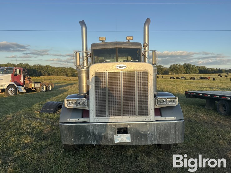 1999-peterbilt-379-image-2