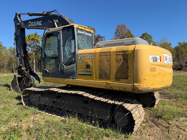 deere-200-lc-image-4