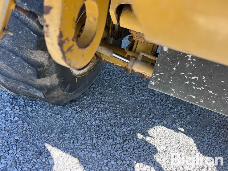 ag-chem-terra-gator-8104-image-15