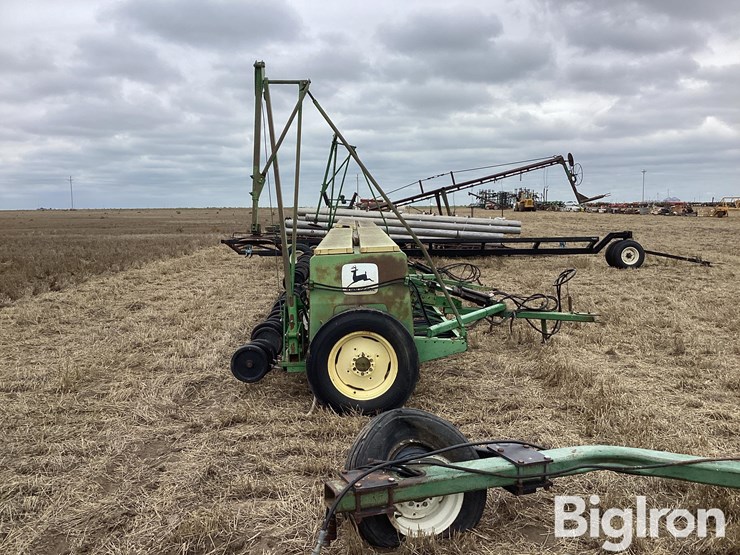 john-deere-8300-image-4