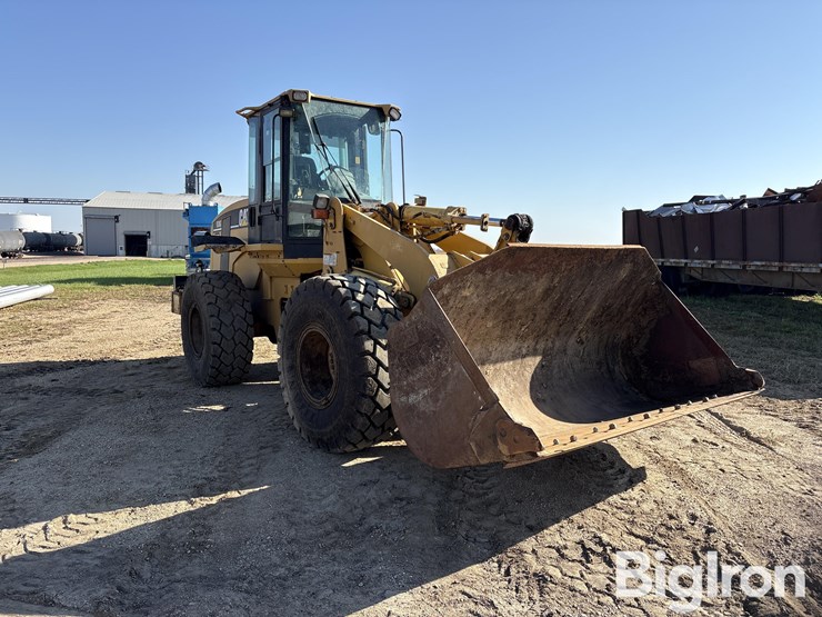 2002-caterpillar-938g-image-3