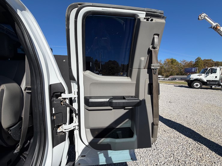2017-ford-f450-xl-image-24