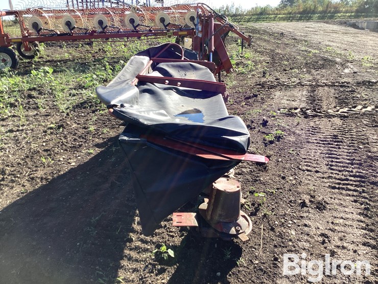 2013-new-holland-h6750-image-4