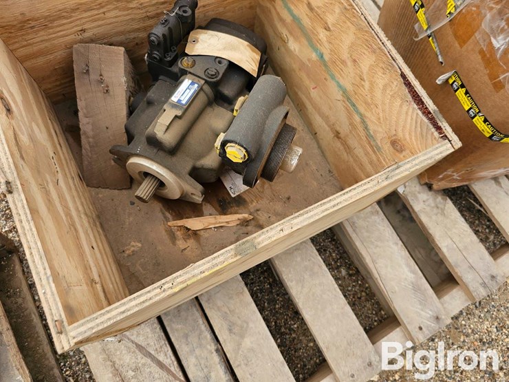 new-holland-7840-image-9