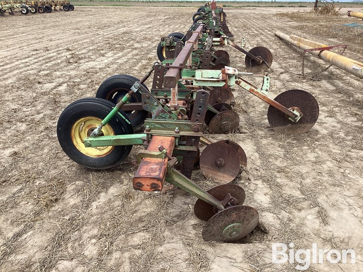 john-deere-28-image-8