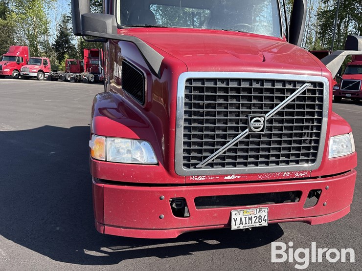 2017-volvo-vnm42t-truck-tractor-image-11