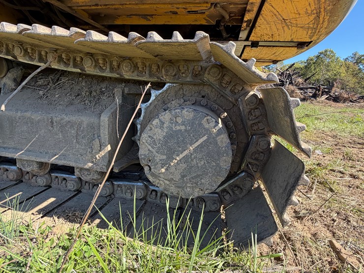 deere-200-lc-image-9