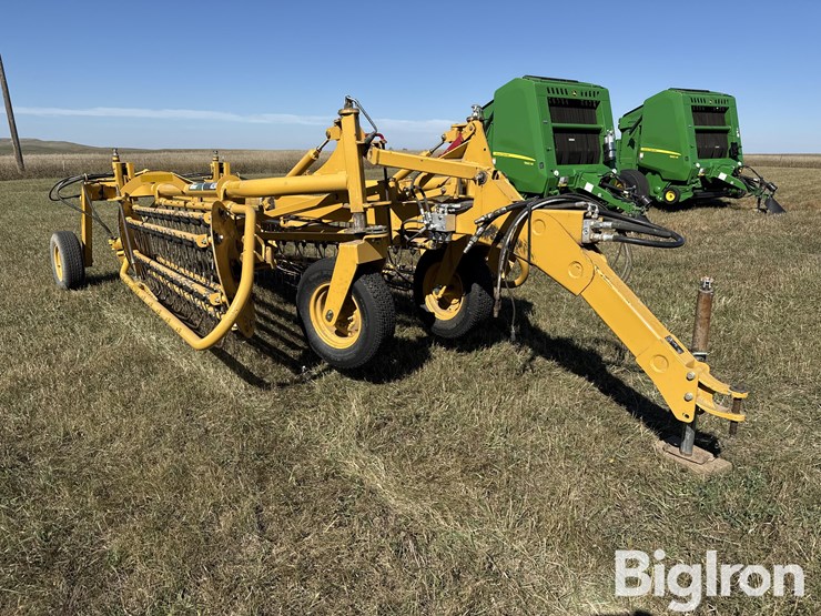 2016-vermeer-r2300-image-3