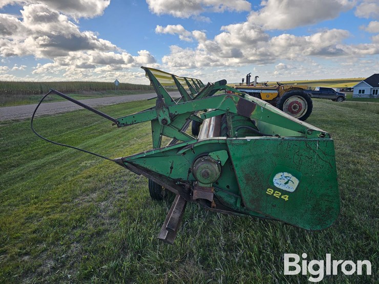 john-deere-224-image-8