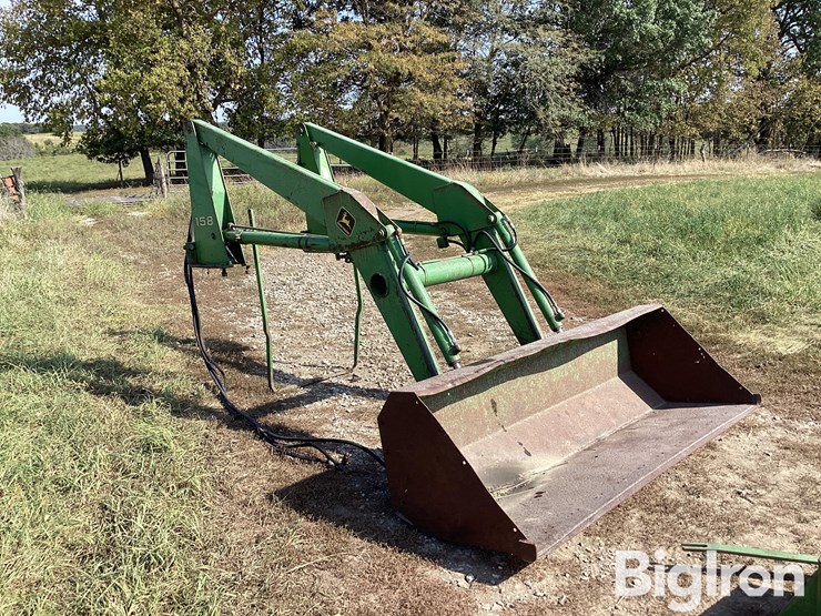 john-deere-158-image-3