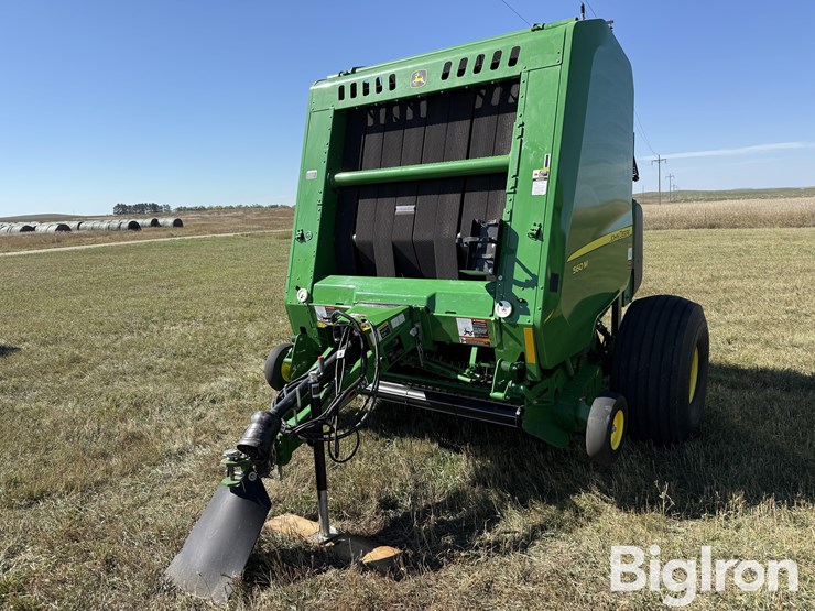2022-john-deere-560m-image-1
