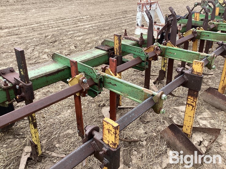 john-deere-28-image-14