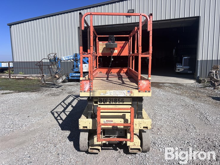 2000-jlg-2646e3-image-4