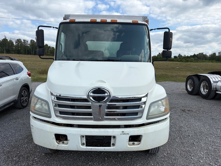 #29361-•-2009-hino-single-axle-box-truck-image-5