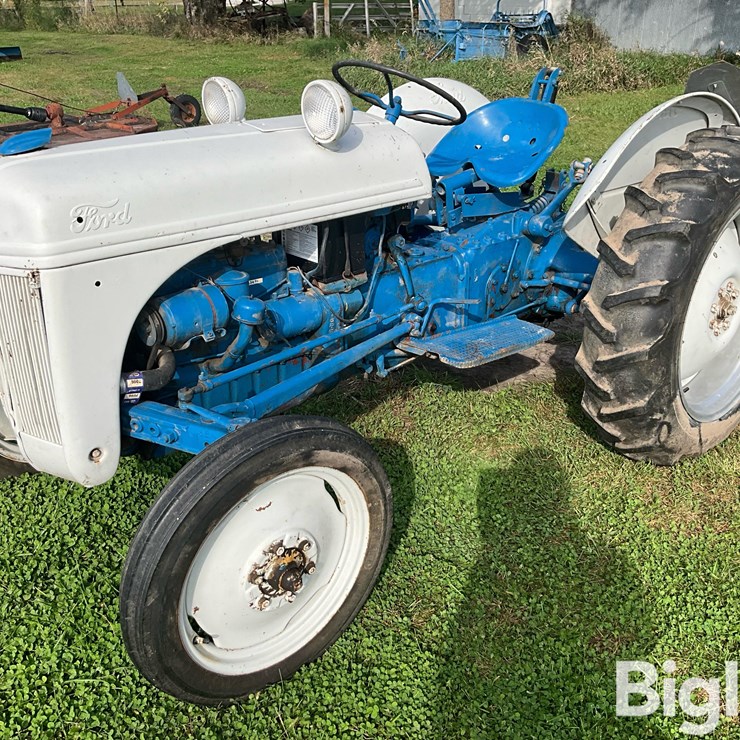 1951 FORD 8N