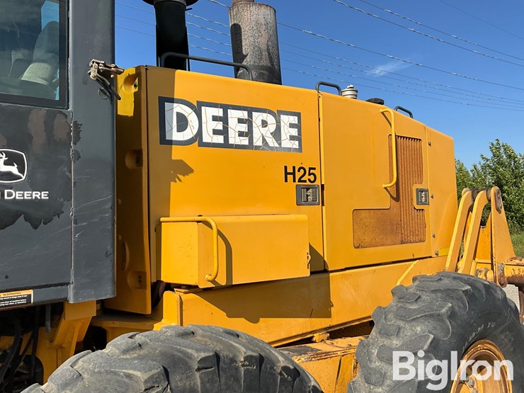 2002-deere-772ch-image-11
