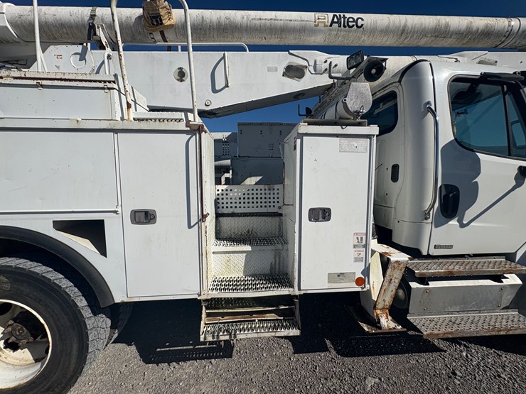 #29360-•-freightliner-m2-single-axle-bucket-truck-image-12