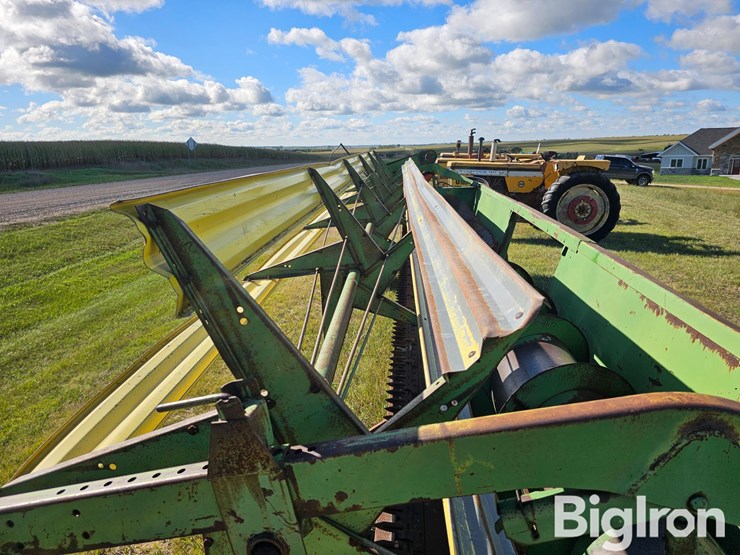 john-deere-224-image-12