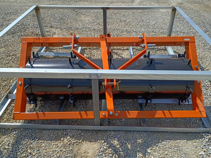 #l39-001-•-wolverine-3-point-roller-w/-spikes-image-1
