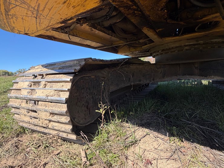 deere-200-lc-image-7