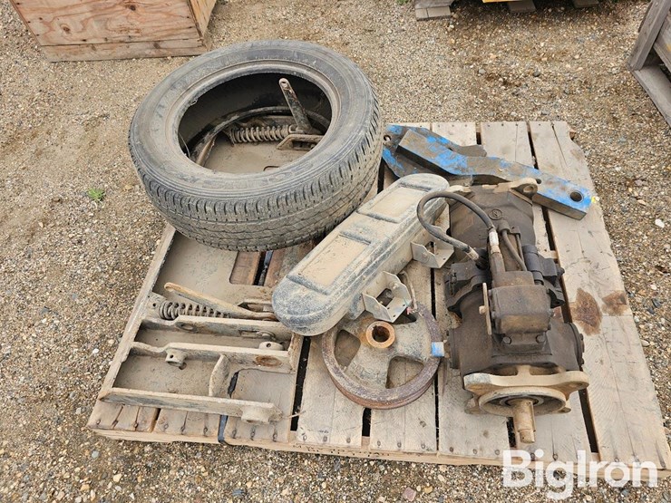 new-holland-l775-image-8