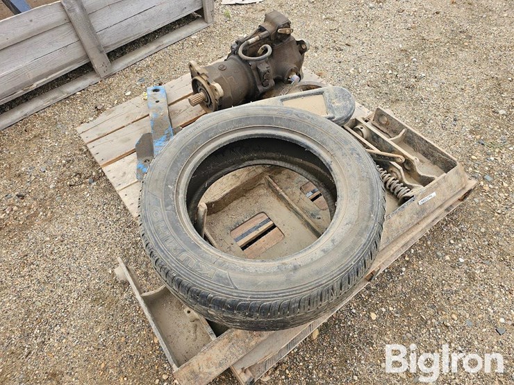 new-holland-l775-image-3