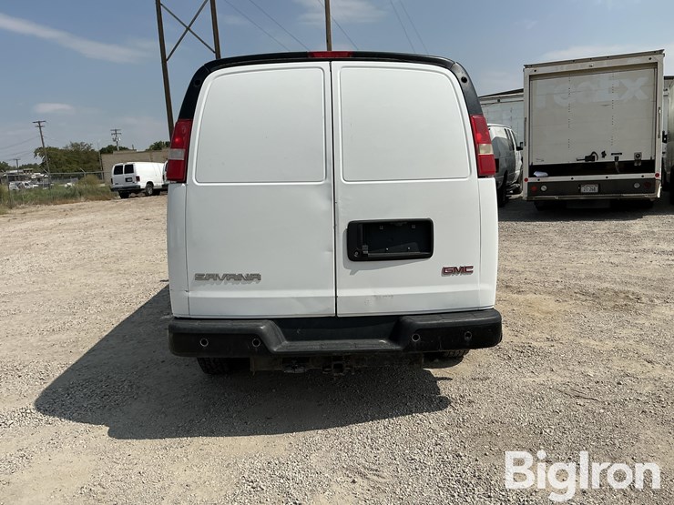 2017-gmc-2500-image-6