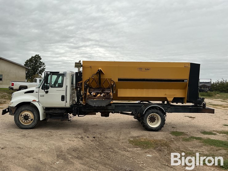 2002-international-durastar-4400-image-8