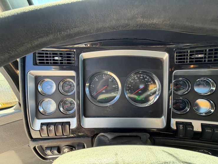 #29385-•-kenworth-tri-axle-truck-tractor-image-45