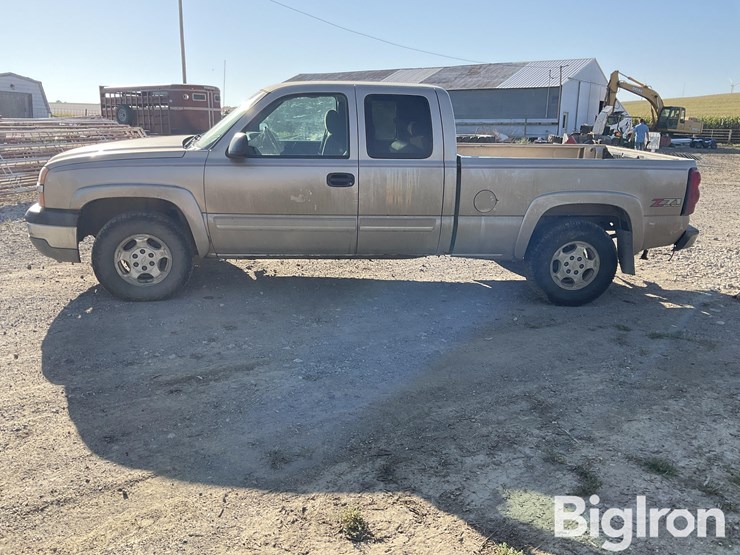 2004-chevrolet-silverado-1500-image-8